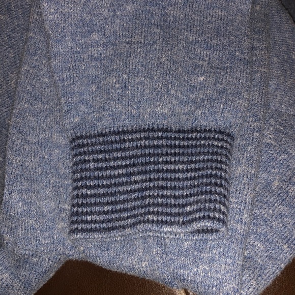 Men’s Gap Sweatshirt - Picture 6 of 7